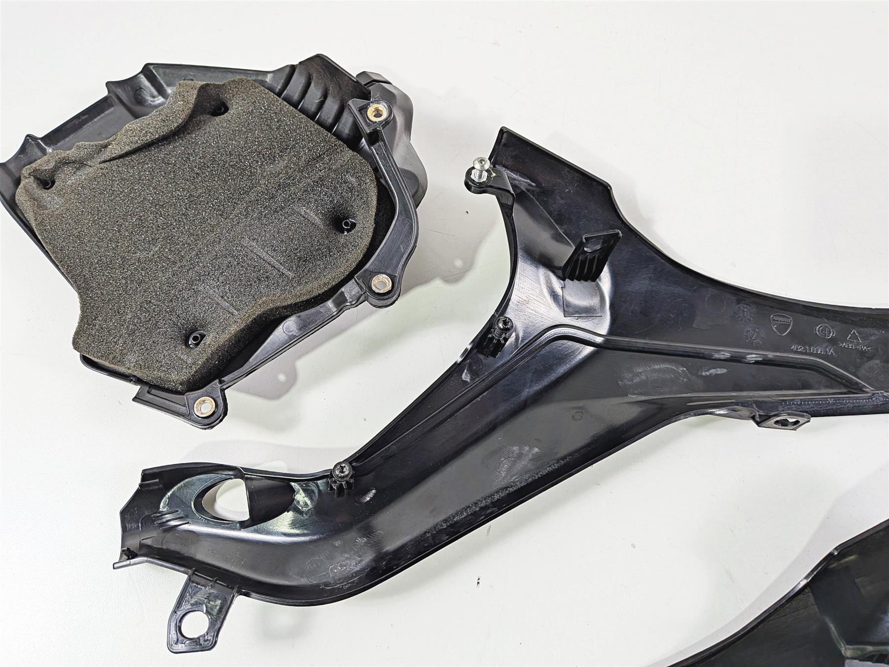 2023 Ducati Streetfighter V4 Engine Frame Infill Side Cover Set 48216961A-Mototech271