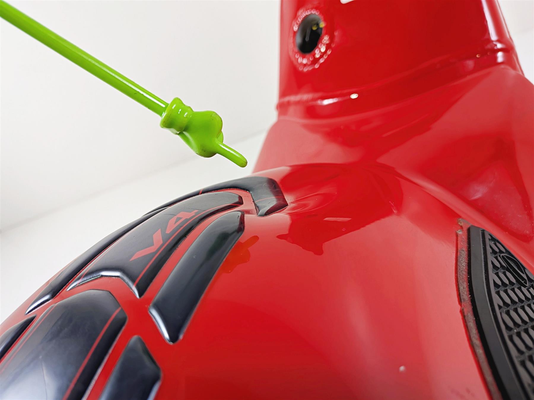 2022 Ducati Panigale V4 S V4S Red Fuel Gas Petrol Tank - 1 Dent 58613082AA-Mototech271