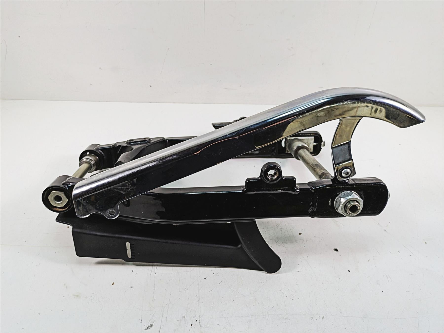 2015 Harley FXDL Dyna Low Rider Rear Swingarm Swing Arm & Belt Guards 47820-10 {{ shop.shopifyCountryName }} - Mototech271