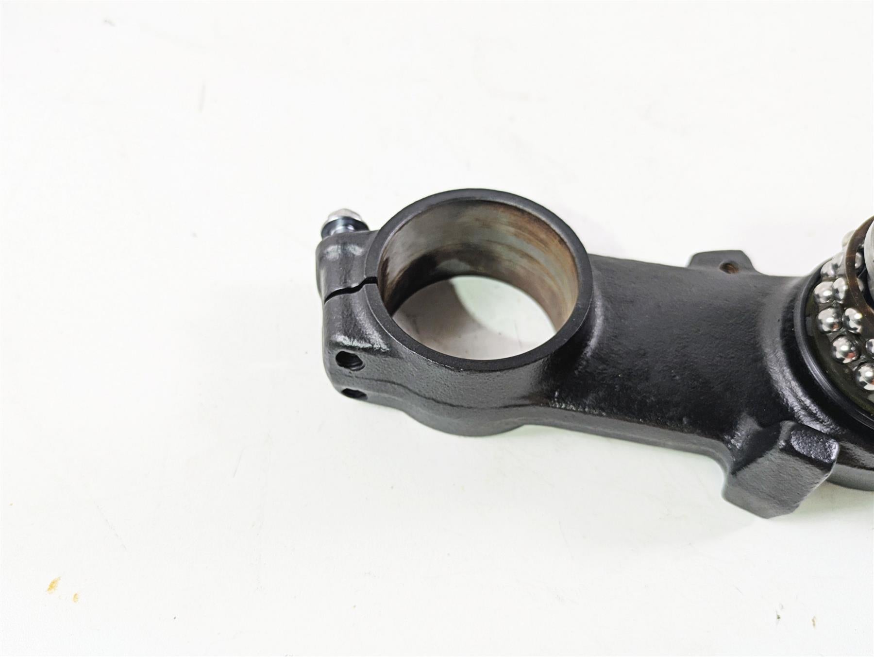 2020 Kawasaki Z900 ZR900 Lower Triple Tree Steering Clamp 44037-0167-18R {{ shop.shopifyCountryName }} - Mototech271