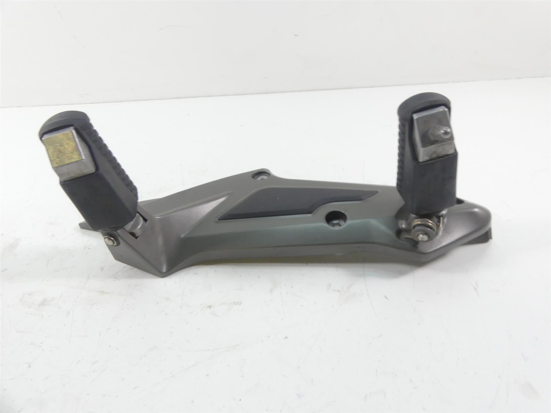 2015 BMW K1600GT K48 Right Rider Passenger Footpeg Foot Peg Rest Set 46717716014 {{ shop.shopifyCountryName }} - Mototech271