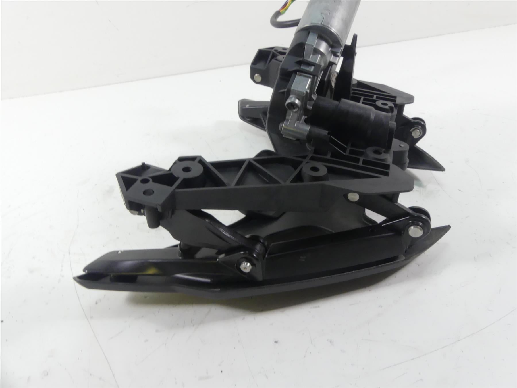 2015 BMW K1600GT K48 Windshield Wind Shield Screen Adjuster + Motor 46637724081 {{ shop.shopifyCountryName }} - Mototech271