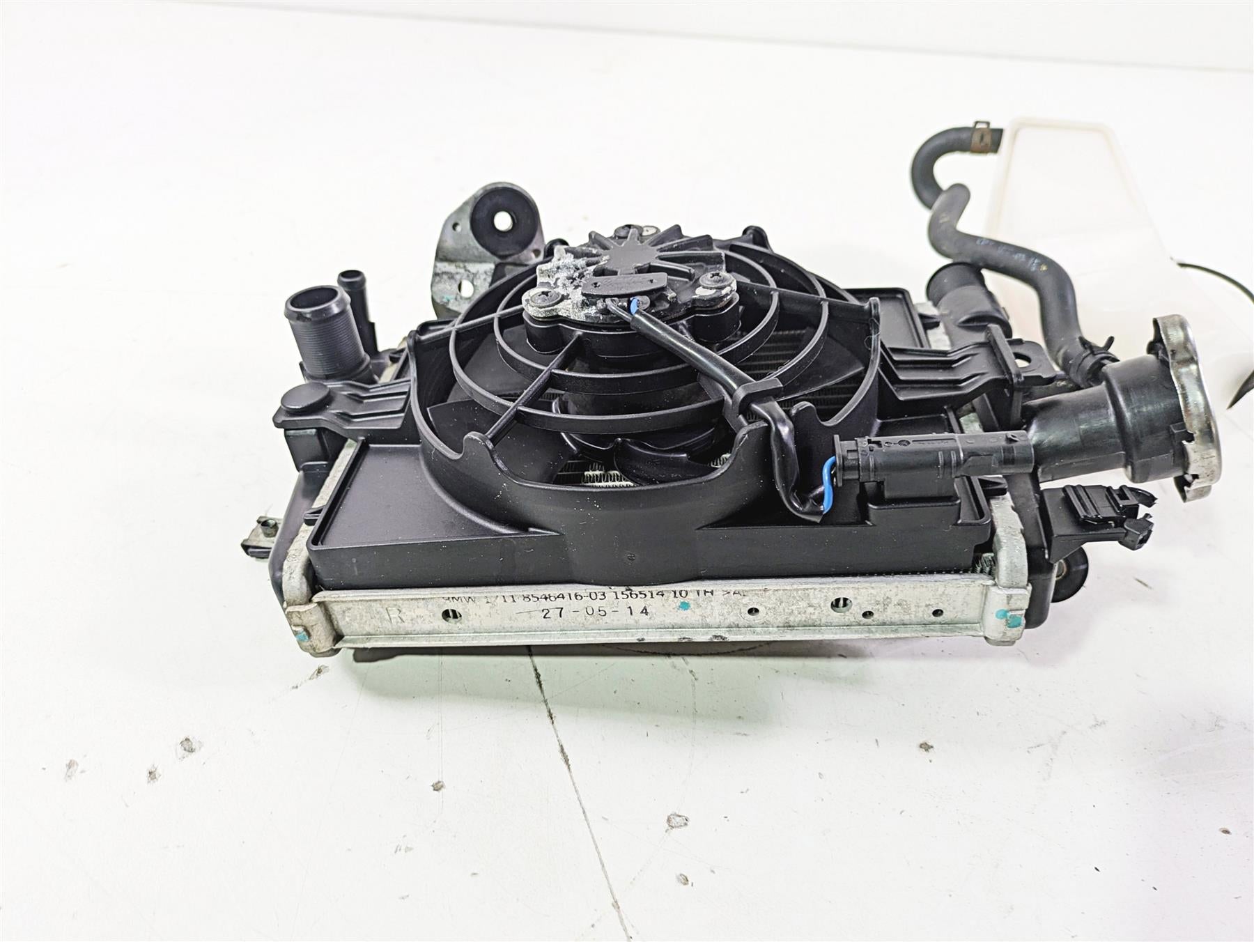 2015 BMW R1200GS Adv K51 Right Radiator Fan Reservoir & Cover 17118546416 {{ shop.shopifyCountryName }} - Mototech271