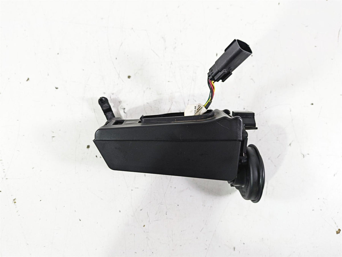 2019 Harley FLHCS Softail Heritage Horn + Box & Wiring 69201654 69000014 {{ shop.shopifyCountryName }} - Mototech271