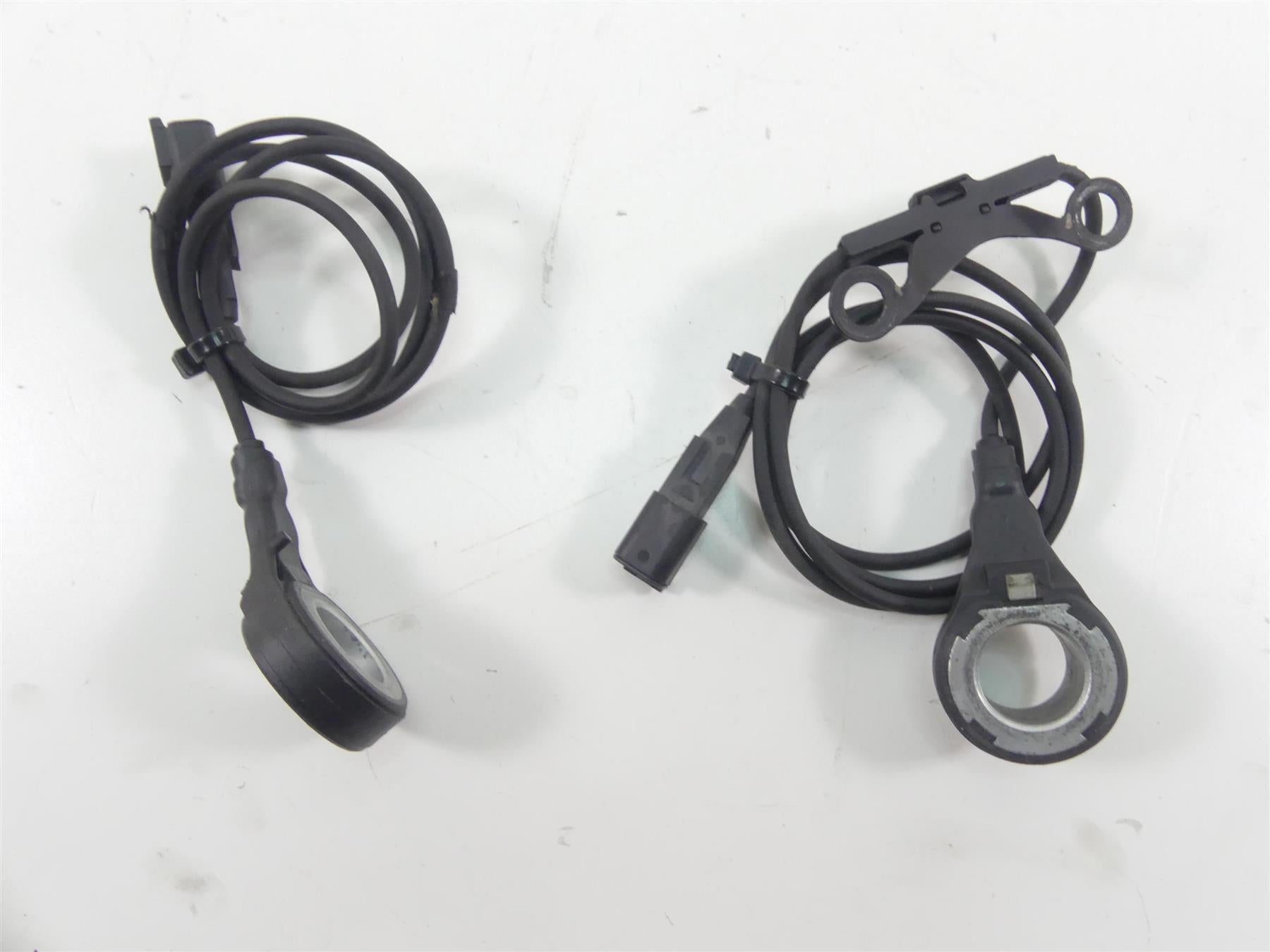 2014 Harley FXDF Dyna Fat Bob Front Rear Abs Brake Wheel Speed Sensors 40682-12 {{ shop.shopifyCountryName }} - Mototech271
