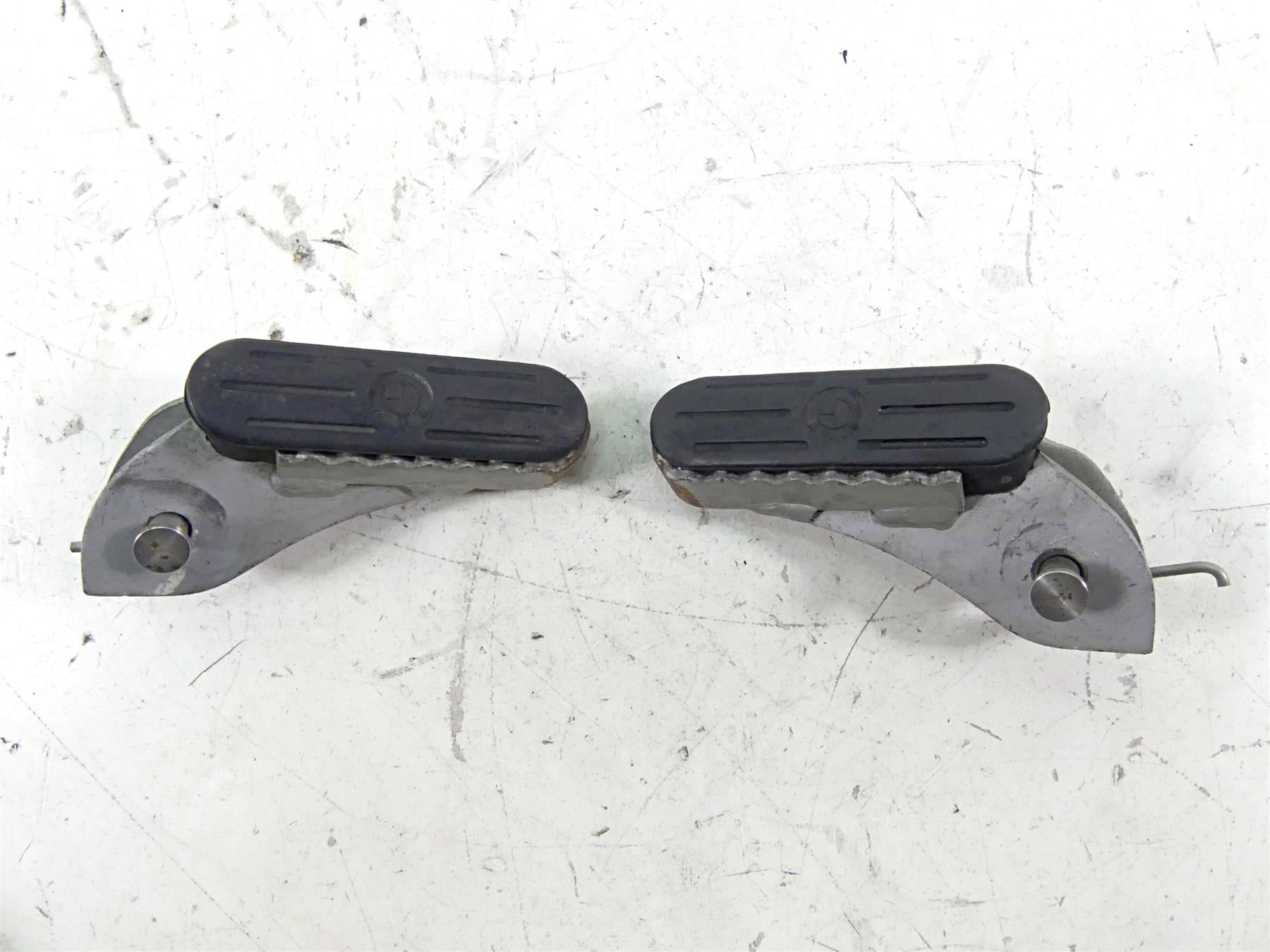 2009 BMW R1200 GS K25 Front Footpeg Foot Peg Rest Set 46717729281 46717729281 {{ shop.shopifyCountryName }} - Mototech271