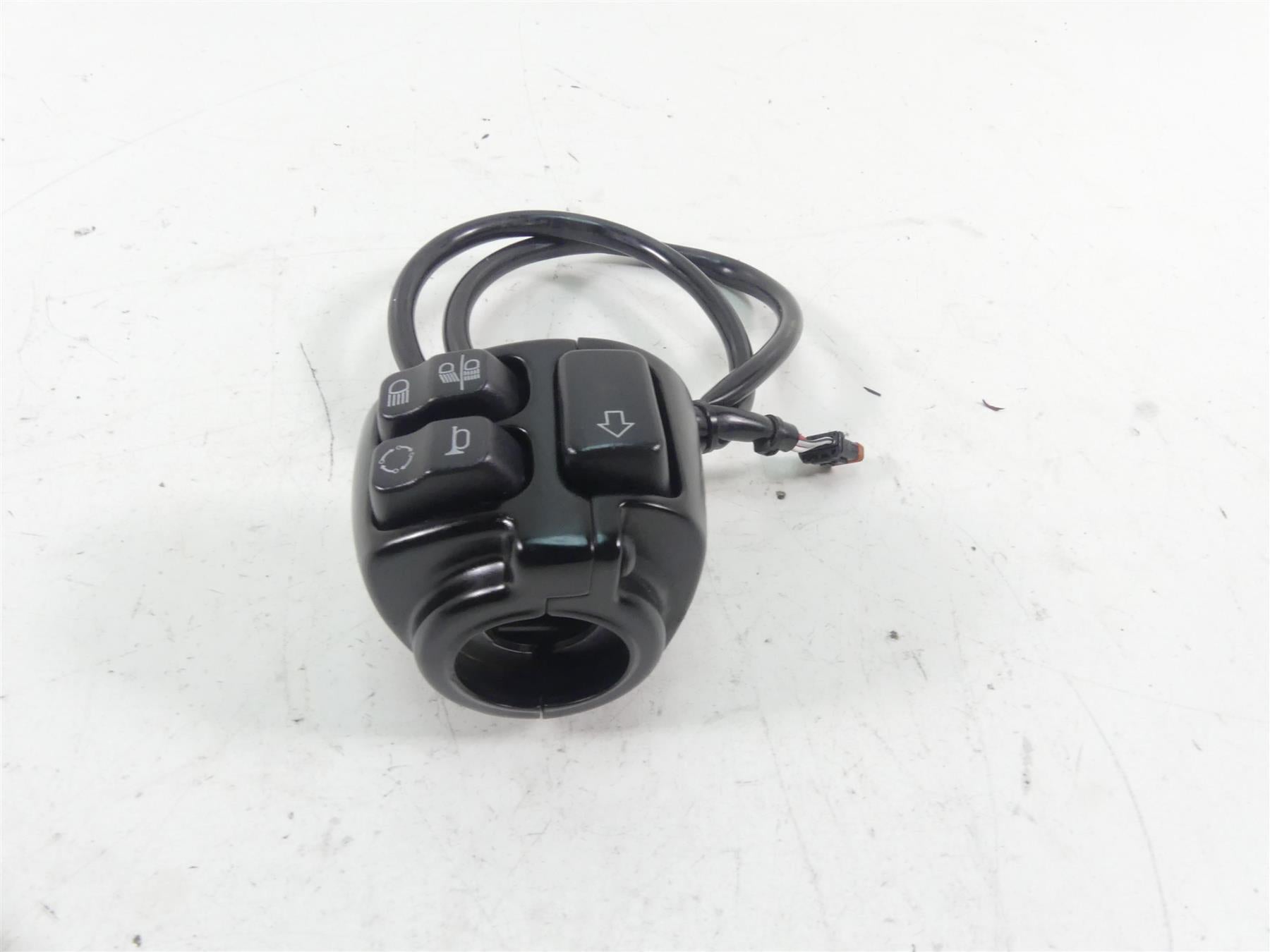 2018 Harley Softail FXBB Street Bob Left Hand Lights Control Switch 71500292 {{ shop.shopifyCountryName }} - Mototech271