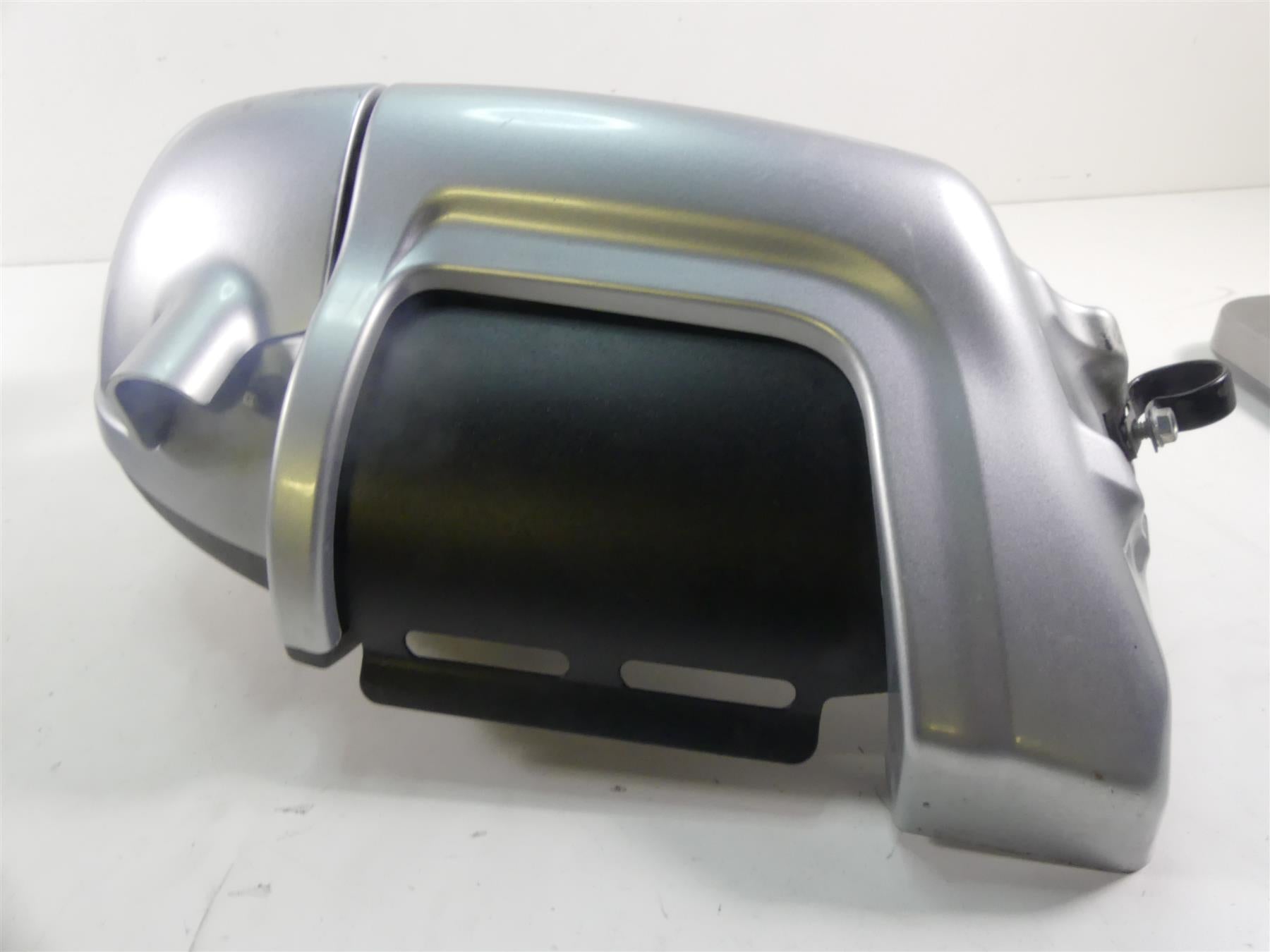 2010 Harley Touring FLHX Street Glide Lower Leg Fairings + Hogtunes Mounts {{ shop.shopifyCountryName }} - Mototech271