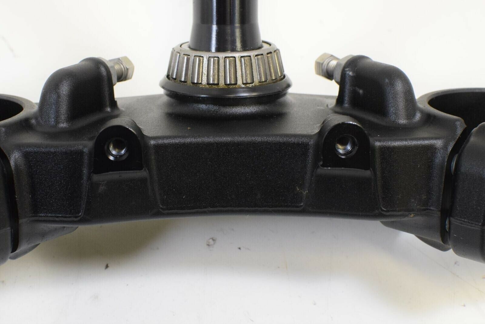 2015 KTM 1290 Super Duke R Lower Triple Tree Steering Yoke Clamp 6130103202933S {{ shop.shopifyCountryName }} - Mototech271