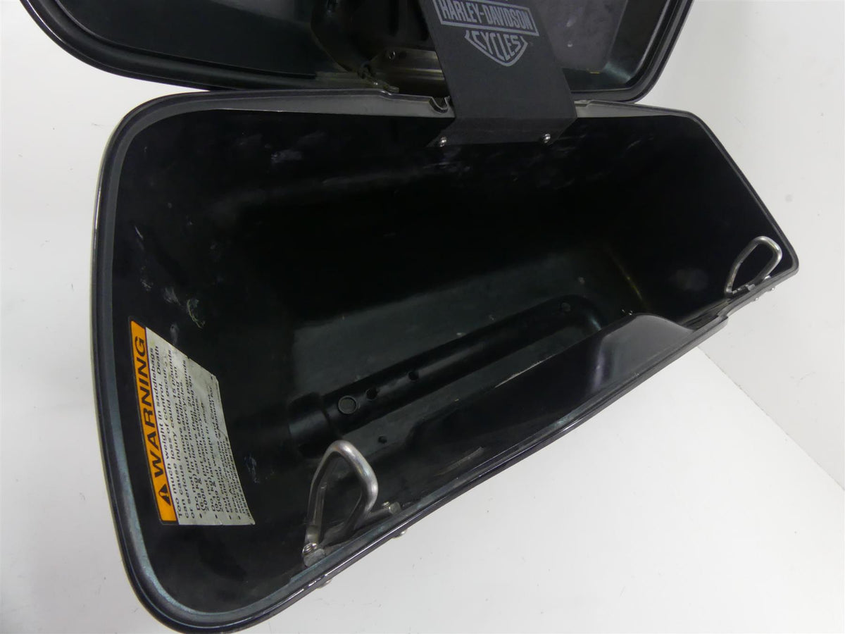 2014 Harley Touring FLHXS Street Glide Sp Right Saddlebag Saddle Bag 90200412 {{ shop.shopifyCountryName }} - Mototech271