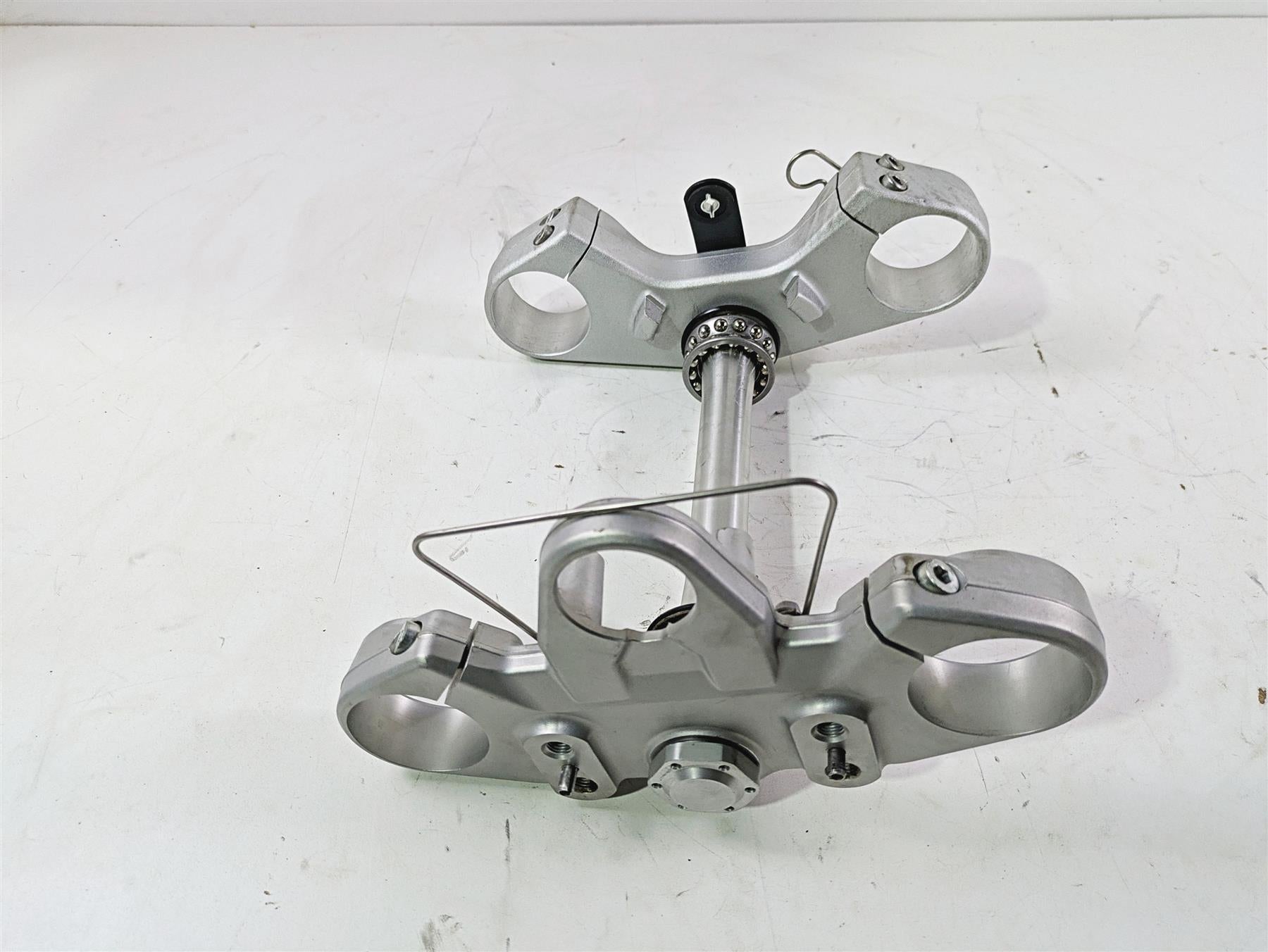 2013 Triumph Tiger 1215 Explorer Lower Upper Triple Tree Set T2041550 T2041622 {{ shop.shopifyCountryName }} - Mototech271