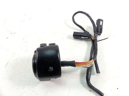 2010 Harley Touring FLHRC Road King Right Hand Control Switch 71684-06A 71683-06 {{ shop.shopifyCountryName }} - Mototech271