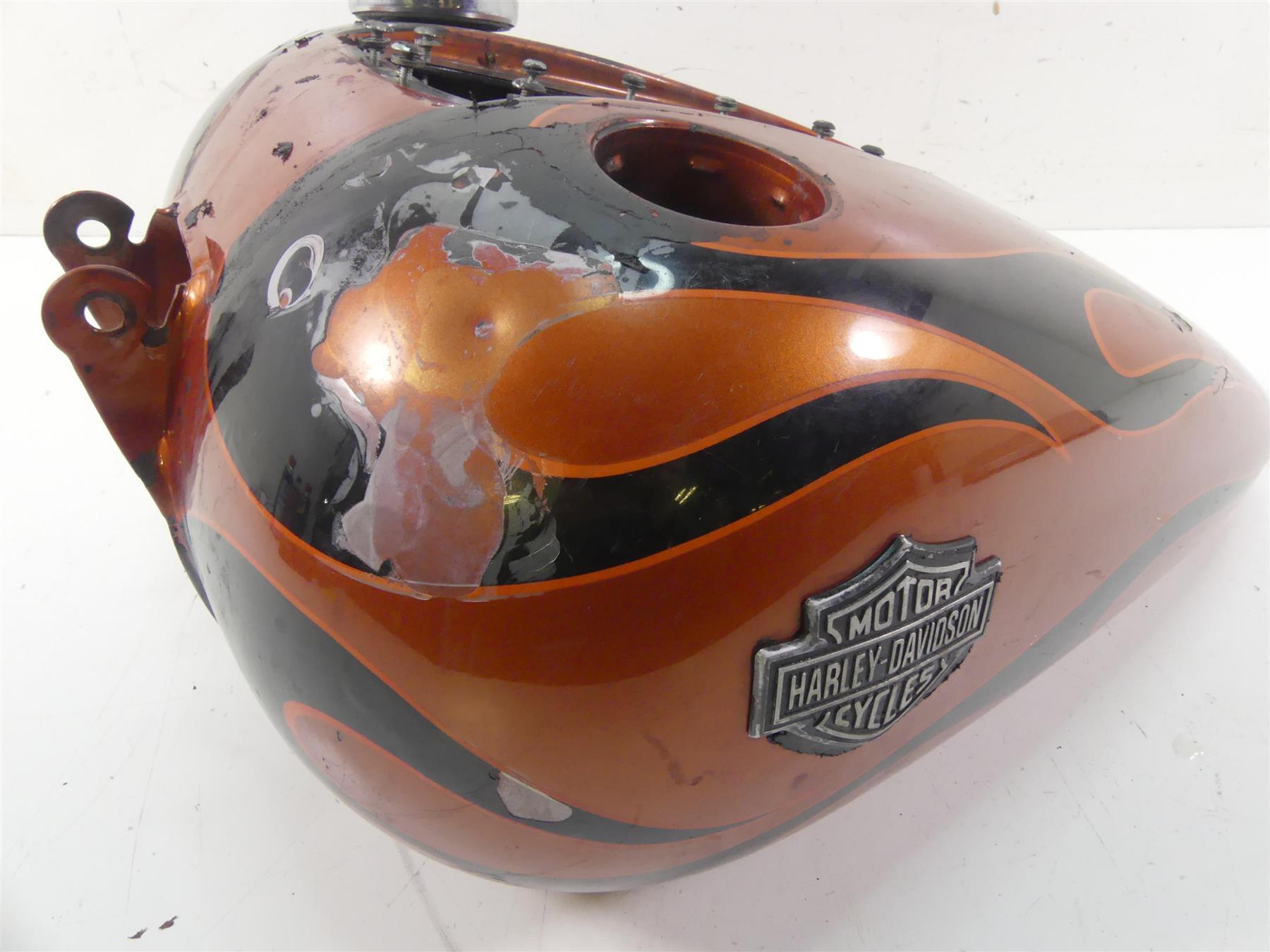 2011 Harley FXDWG Dyna Wide Glide Fuel Gas Petrol Tank Reservoir - Read 61000707 {{ shop.shopifyCountryName }} - Mototech271