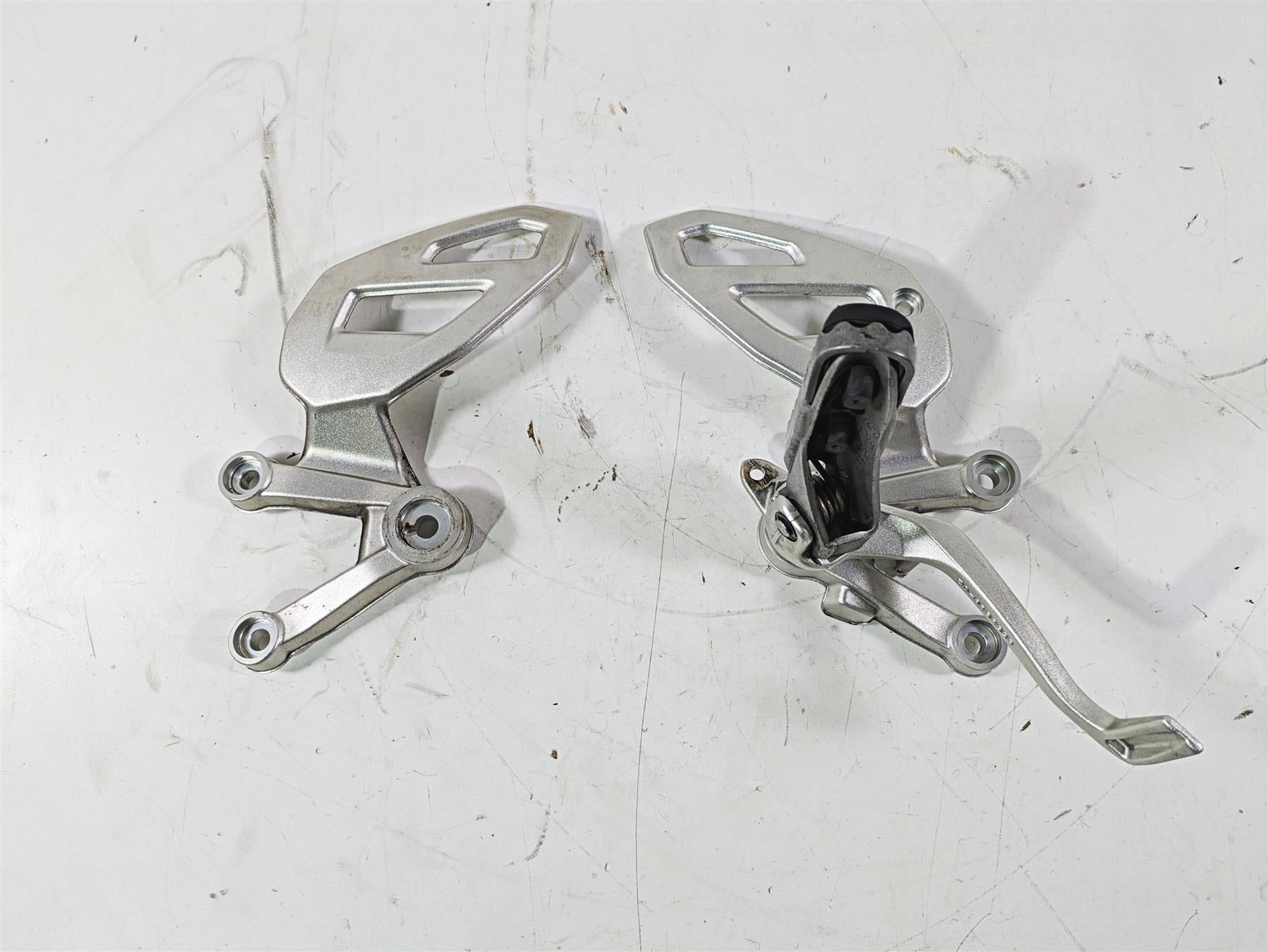 2019 BMW S1000XR K49 Right Rider Footpeg & Brake Pedal Set - Read 46718553836 | Mototech271