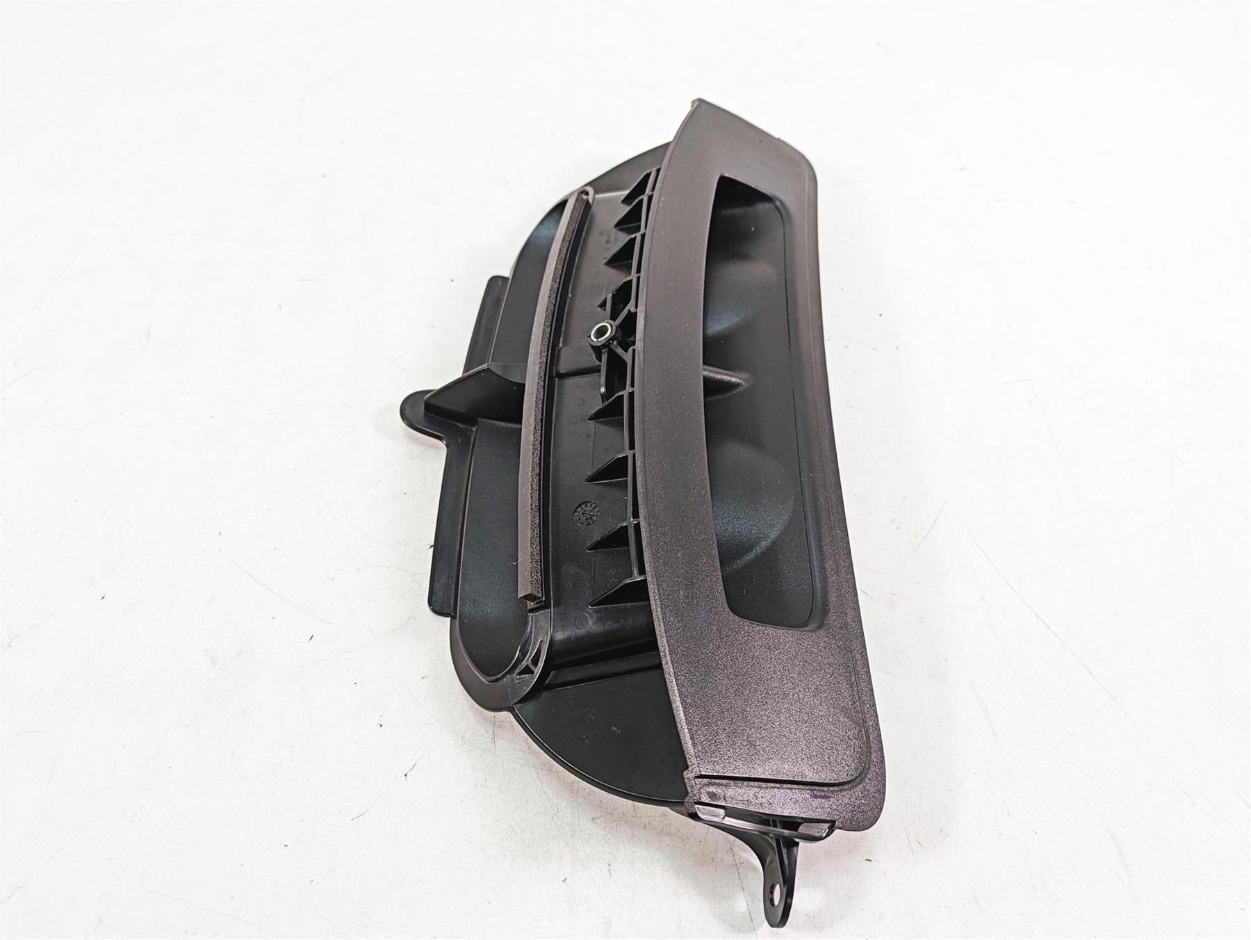 2020 Harley Touring FLHX Street Glide Front Fairing Air Duct Inlet Vent 29200088 {{ shop.shopifyCountryName }} - Mototech271