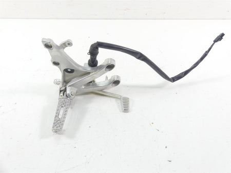 2021 Honda CBR600RR Front Right Rider Driver Footpeg + Brake Pedal 50600-MFJ-D00 {{ shop.shopifyCountryName }} - Mototech271