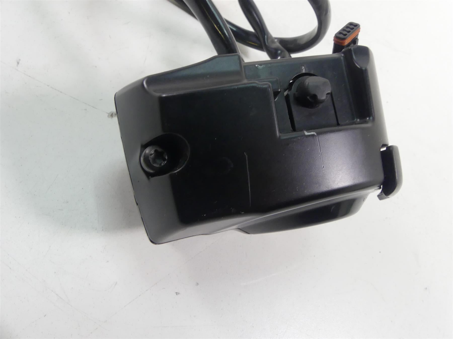 2017 Harley Touring FLHTKL Electra Glide Left Hand Control Switch 71500128 {{ shop.shopifyCountryName }} - Mototech271