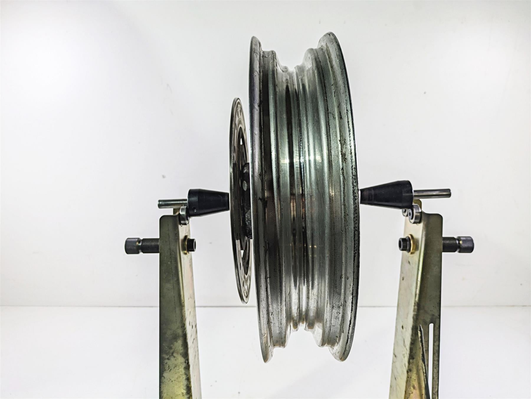 2004 Harley Softail FLSTF Fat Boy Straight 16x3 Solid Front Wheel Rim 41038-00 {{ shop.shopifyCountryName }} - Mototech271