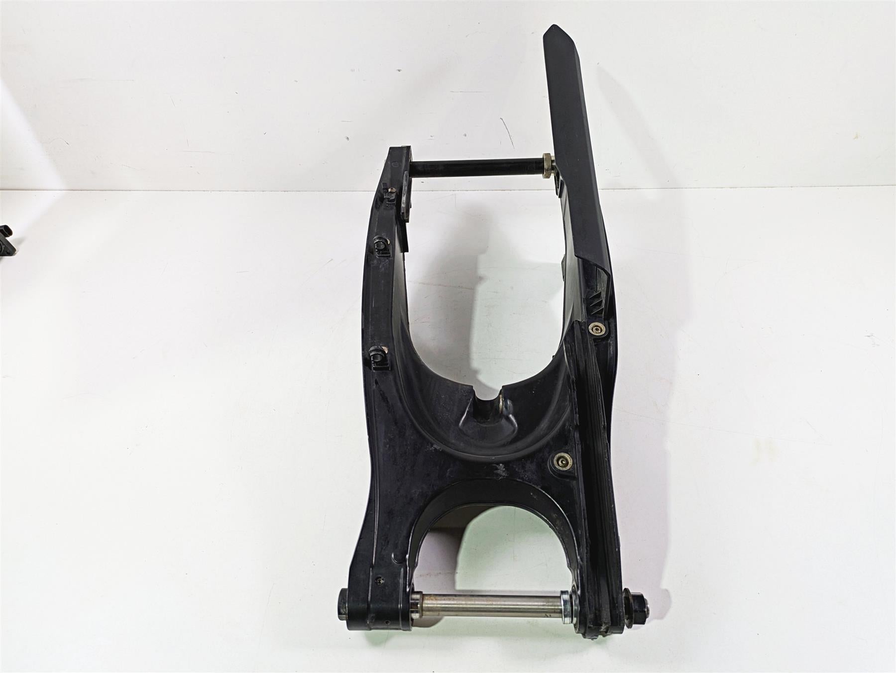 2020 KTM 1290 Super Adventure R Swingarm & Axle & Pivot Bolt 6040403004433 {{ shop.shopifyCountryName }} - Mototech271