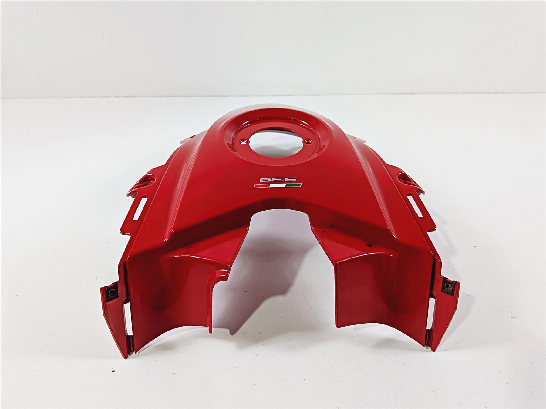 2016 Ducati Hypermotard 939 SP Red Center Tank Cover Fairing 480P5672E 48015671B-Mototech271