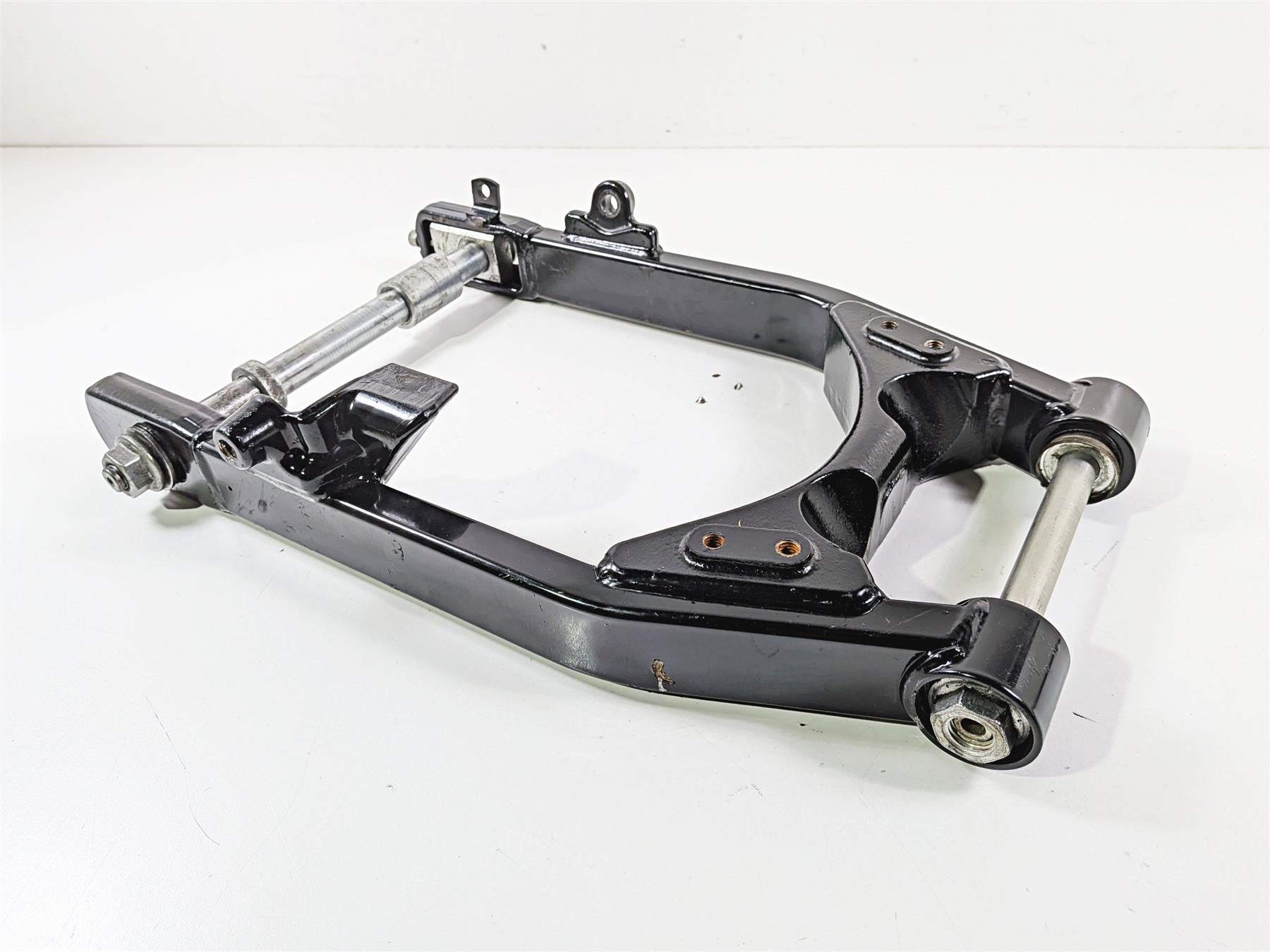 2006 Harley Davidson Dyna FXDBI Street Bob Rear Swingarm + Axle - Read 47820-06 {{ shop.shopifyCountryName }} - Mototech271