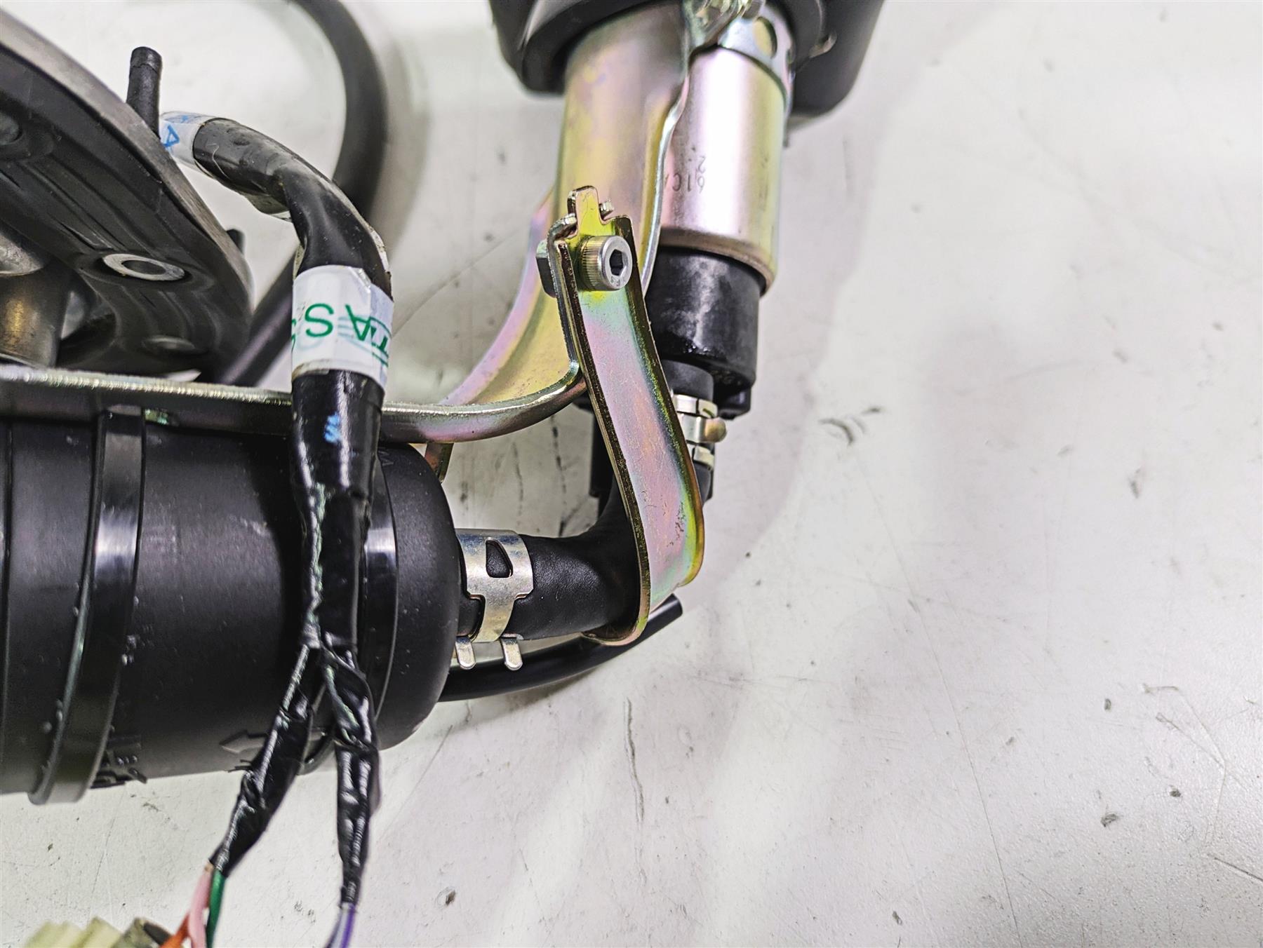 2020 Triumph Street Scrambler 900 Fuel Gas Petrol Pump -Tested T2402902 T1240330 {{ shop.shopifyCountryName }} - Mototech271