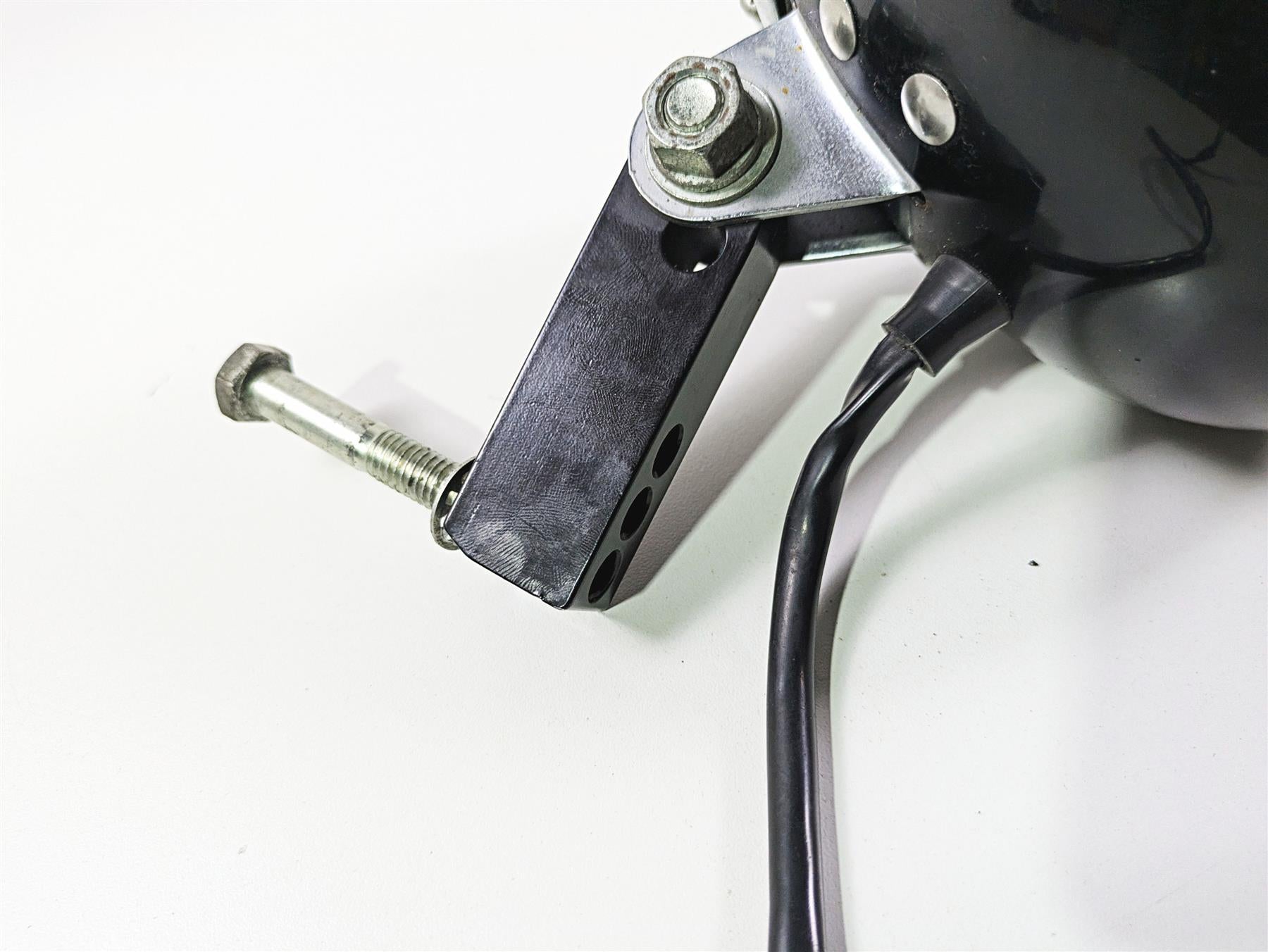 2011 Harley FXDC Dyna Super Glide Headlight Head Light Lamp Lens 69356-06A {{ shop.shopifyCountryName }} - Mototech271