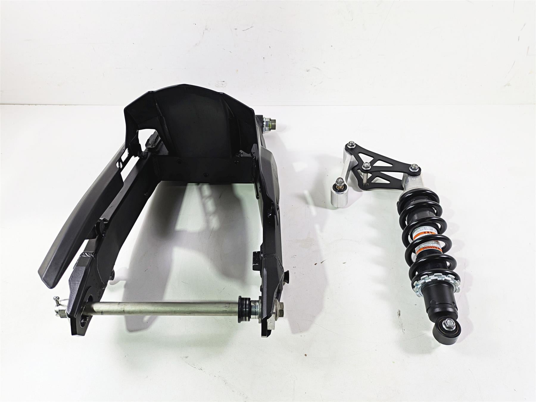 2021 Kawasaki Z900 ZR900 Swingarm + Shock & Linkage Set 33001-0732 45014-0646 {{ shop.shopifyCountryName }} - Mototech271