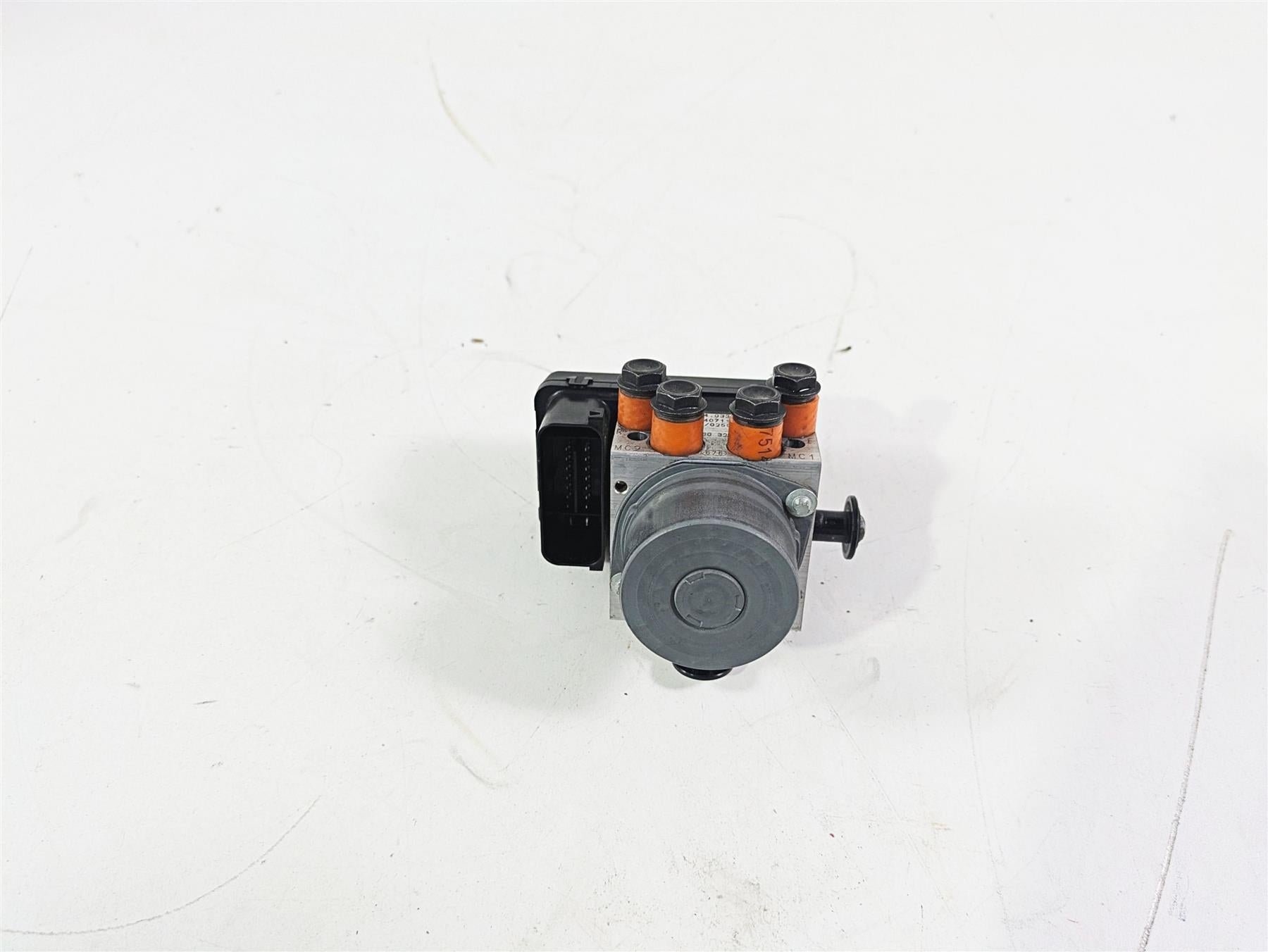 2015 Ducati Hypermotard 821 SP Abs Brake Pump Control Module 54240402A 54240332B {{ shop.shopifyCountryName }} - Mototech271
