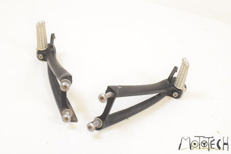 2012 Yamaha YZFR6 YZF R6 Rear Passenger Footpeg Foot Peg SET 2C0-2742L-10-00 {{ shop.shopifyCountryName }} - Mototech271