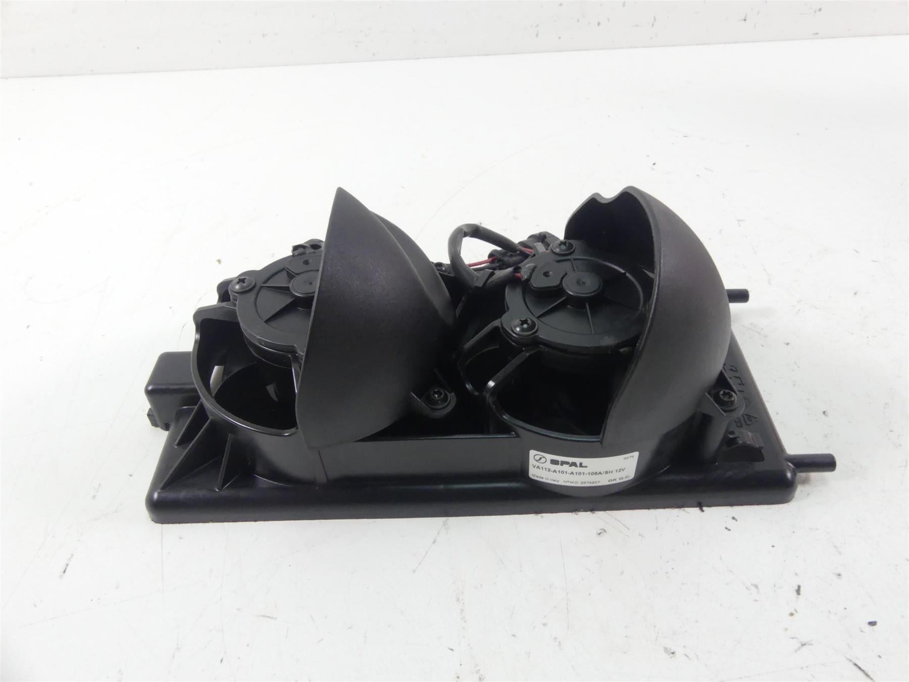 2015 KTM 1290R Super Duke Radiator Cooling Fan Mount Set 60335044033 {{ shop.shopifyCountryName }} - Mototech271