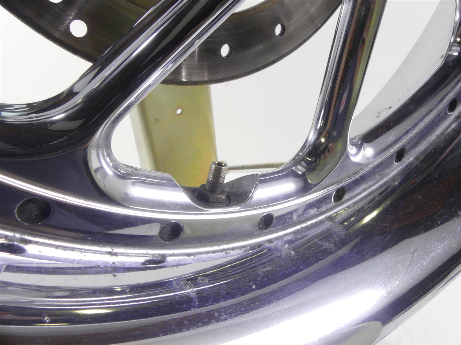 2007 Harley Touring FLHR SE CVO Road King Rear Chrome Wheel 17x4.5 42082-07 {{ shop.shopifyCountryName }} - Mototech271