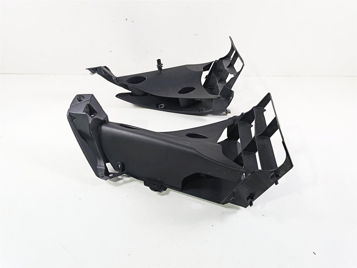 2016 BMW R1200RT RT RTW K52 Radiator Inlet Cover Fairing Shroud 46637728668 {{ shop.shopifyCountryName }} - Mototech271