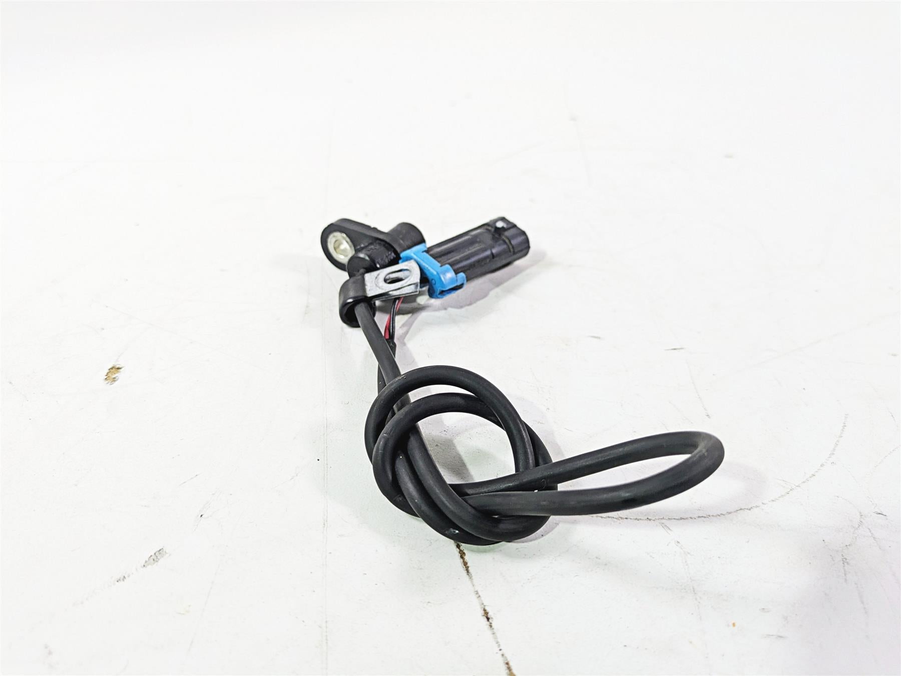 2019 Indian Chieftain Limited Rear Abs Wheel Speed Sensor 4014216 {{ shop.shopifyCountryName }} - Mototech271