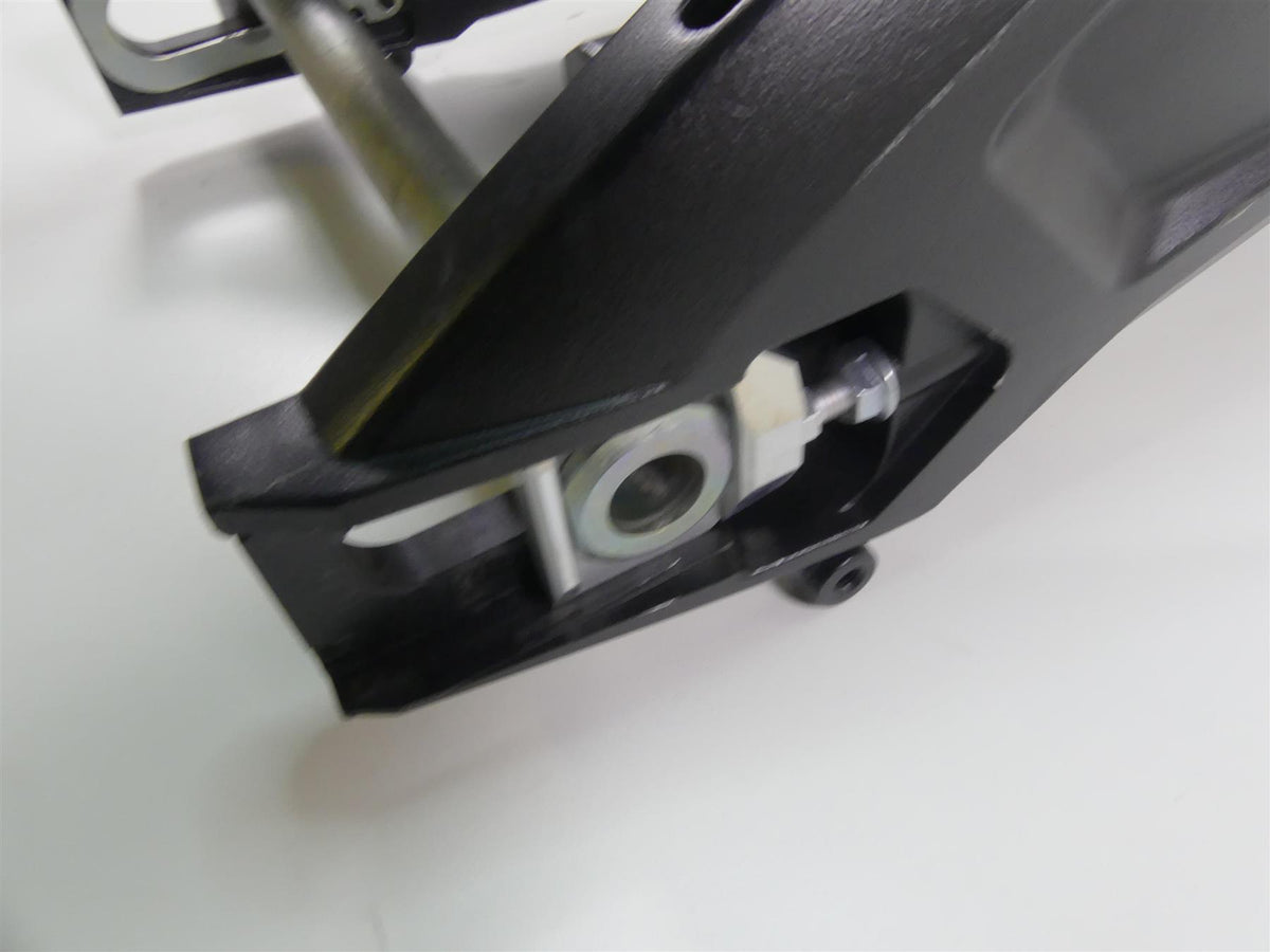 2022 Suzuki GSXR750 Straight Rear Swing Arm Swingarm + Axle 61000-14J01-YAP {{ shop.shopifyCountryName }} - Mototech271
