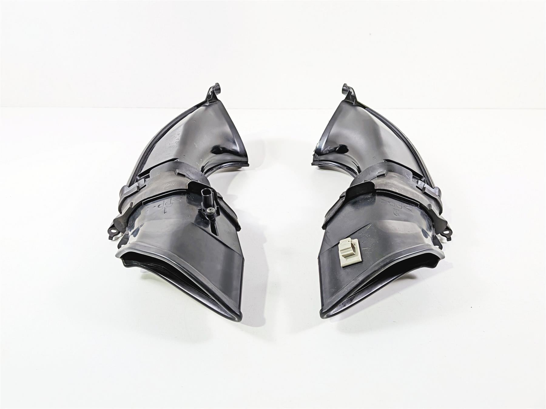 2008 Yamaha YZF R1 RN19 Air Intake Inlet Duct Scoop Ram Set 4C8-2838R-00 {{ shop.shopifyCountryName }} - Mototech271