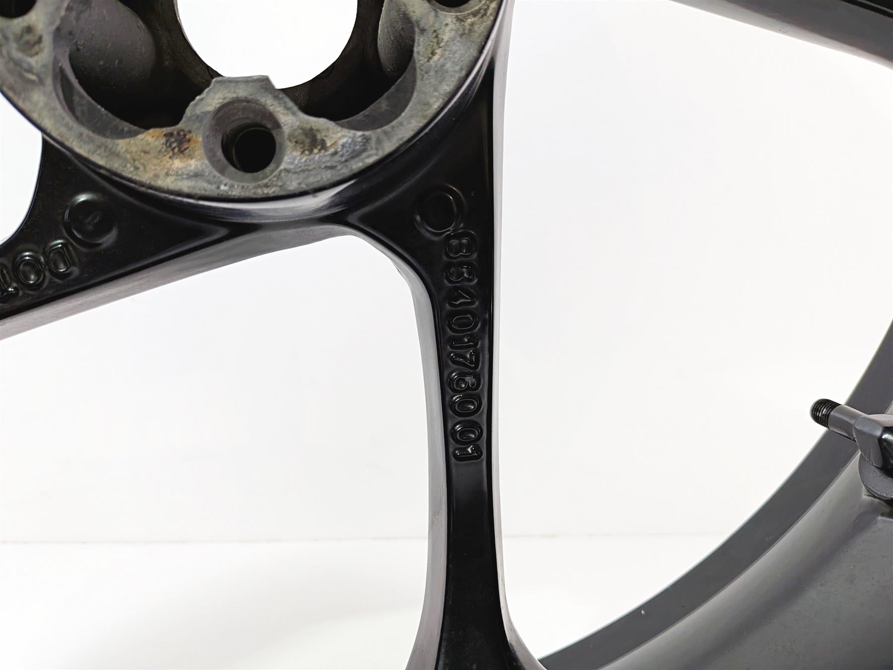 2019 Triumph Speed Triple RS 1050 Straight Nice Rear Wheel Rim 17x6 T2010574 {{ shop.shopifyCountryName }} - Mototech271
