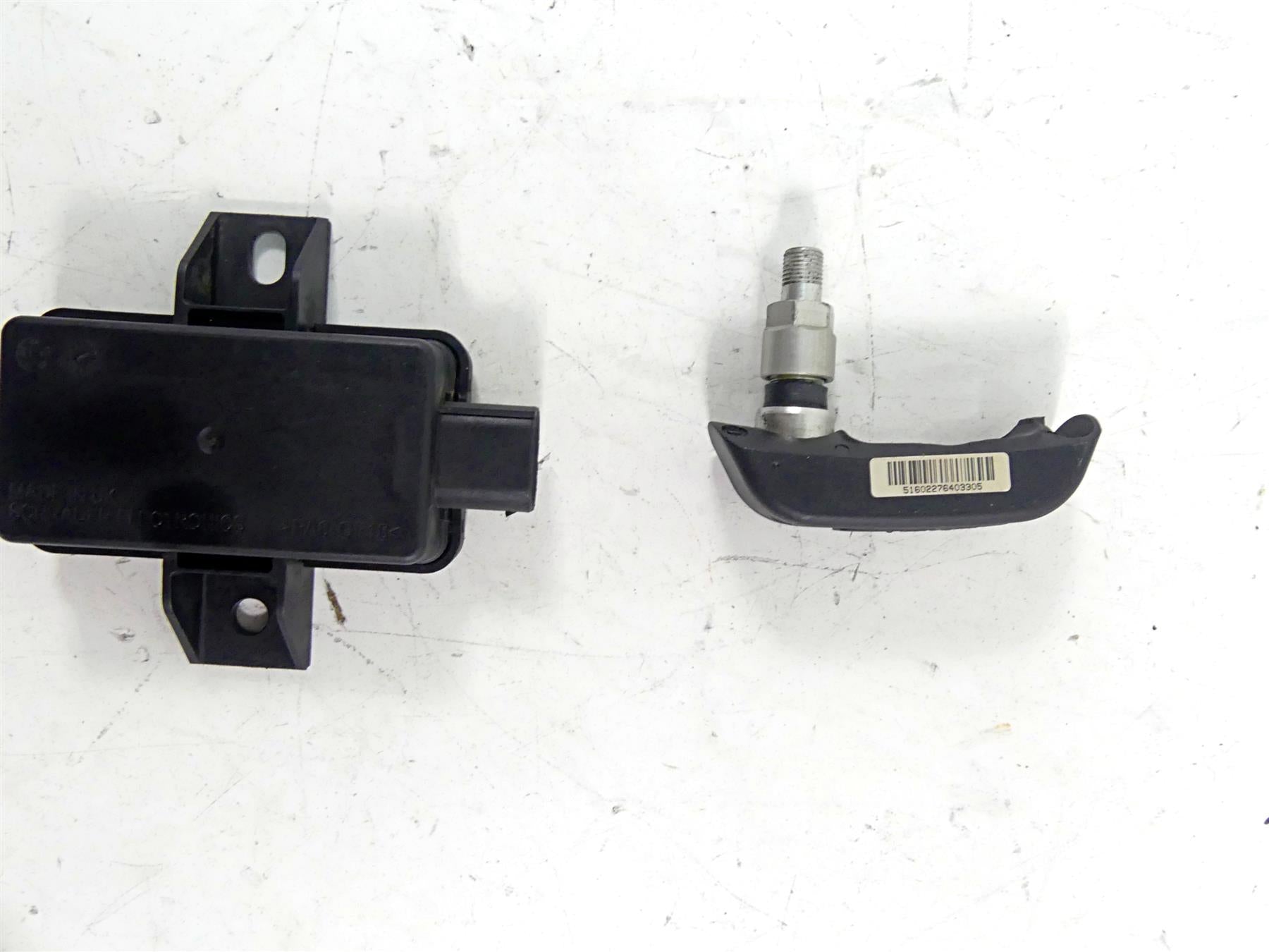2015 BMW R1200GS GSW K50 Tire Pressure RDC Module + 1 Sensor 65758546222 {{ shop.shopifyCountryName }} - Mototech271