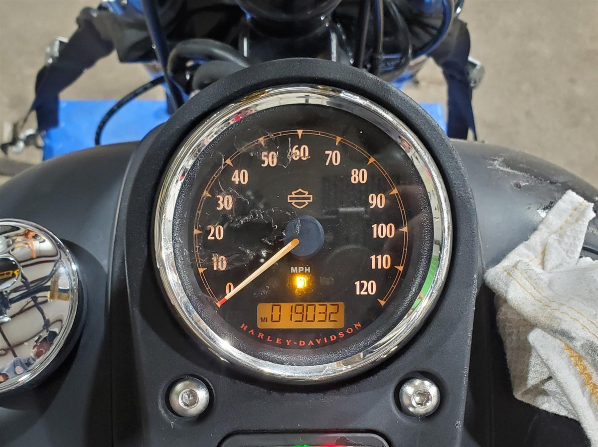 2017 Harley Dyna FXDB Street Bob Speedometer Gauge Instrument 19k 67478-12A {{ shop.shopifyCountryName }} - Mototech271