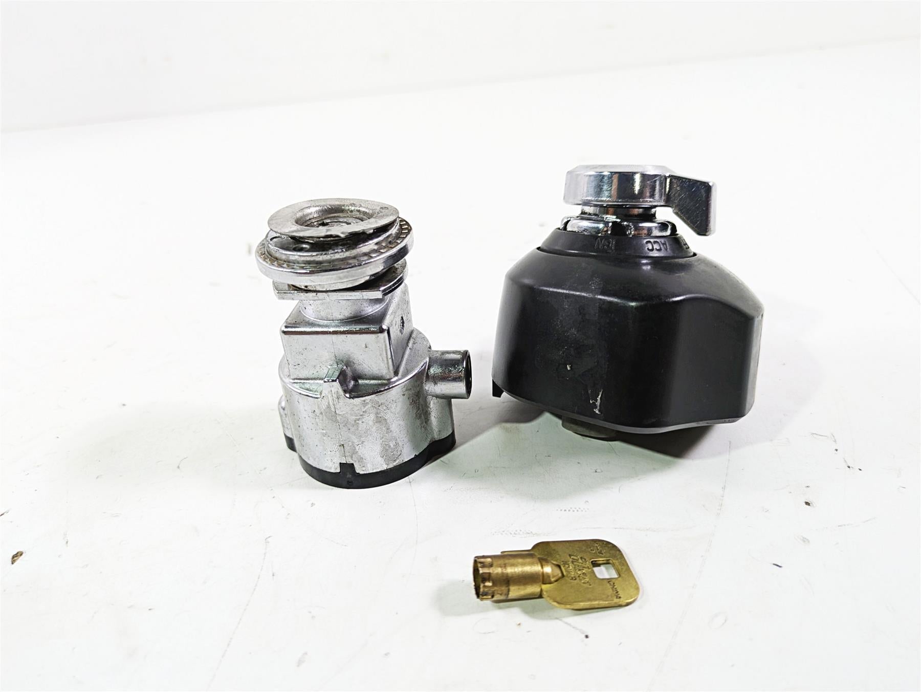 2016 Harley FXDL Dyna Low Rider Ignition Switch Key Lock Set 71475-06B {{ shop.shopifyCountryName }} - Mototech271