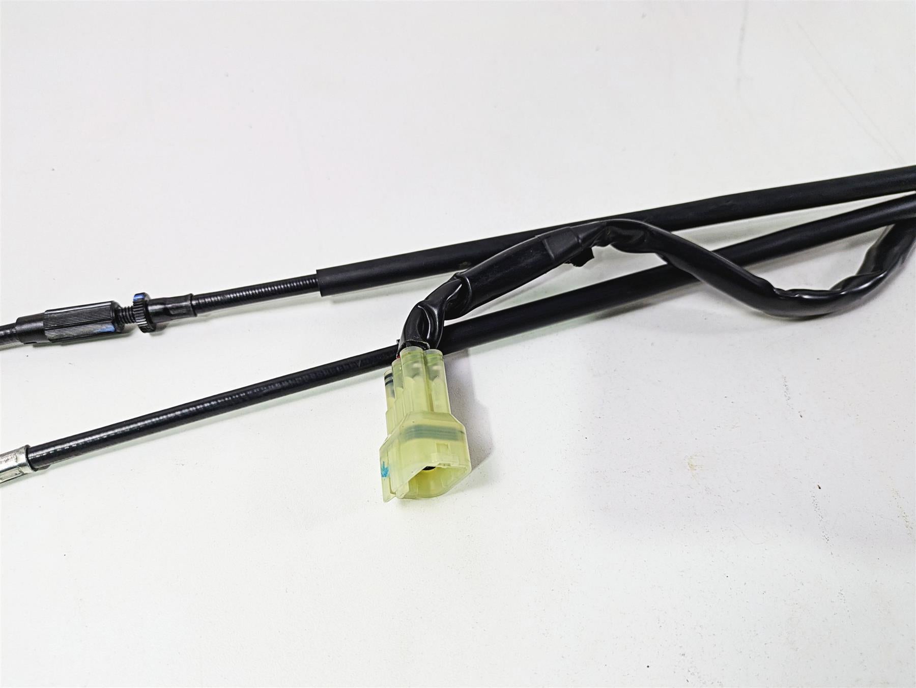 2021 Kawasaki Z900 ZR900 Right Hand Control Switch Throttle Grip Set 46091-0500 {{ shop.shopifyCountryName }} - Mototech271