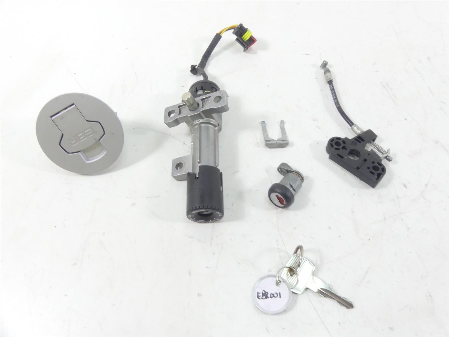 2015 Eric Buell Racing 1190SX Ignition Switch Key Lock Gas Cap Set C0290.1B9 {{ shop.shopifyCountryName }} - Mototech271