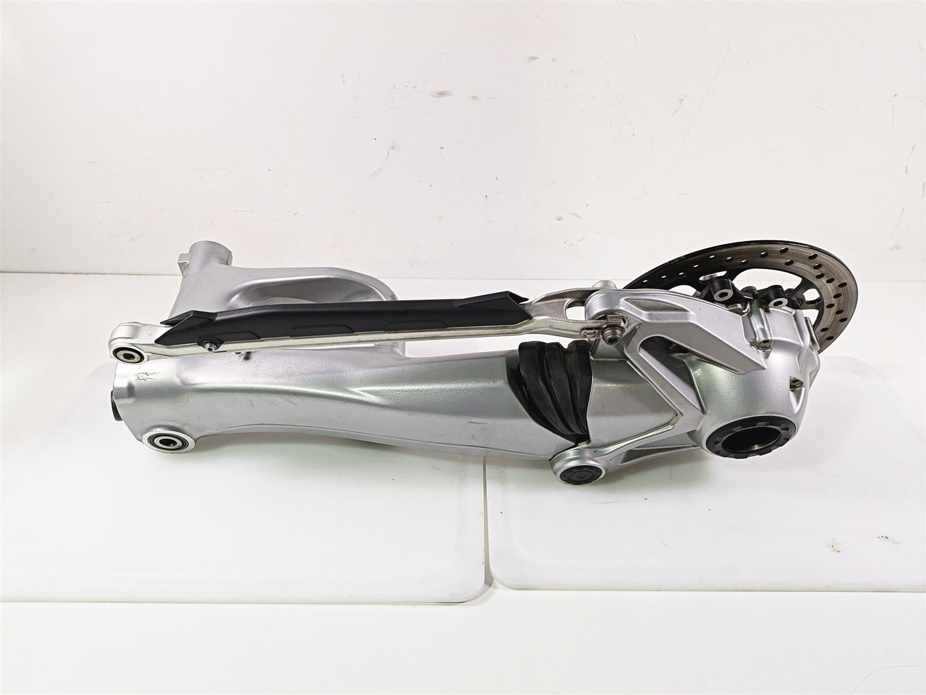 2019 BMW R1250RT K52 Differential Swingarm Driveshaft 33/12 33748394283 {{ shop.shopifyCountryName }} - Mototech271