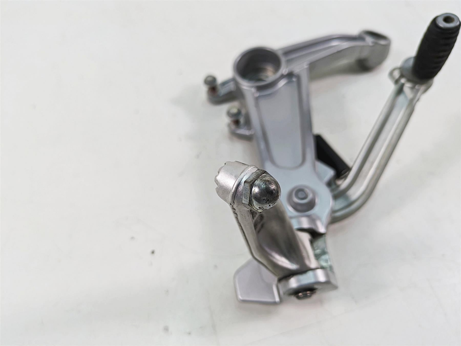 2021 Aprilia RS660 Left Rider Footpeg & Brake Pedal 2B005202 {{ shop.shopifyCountryName }} - Mototech271