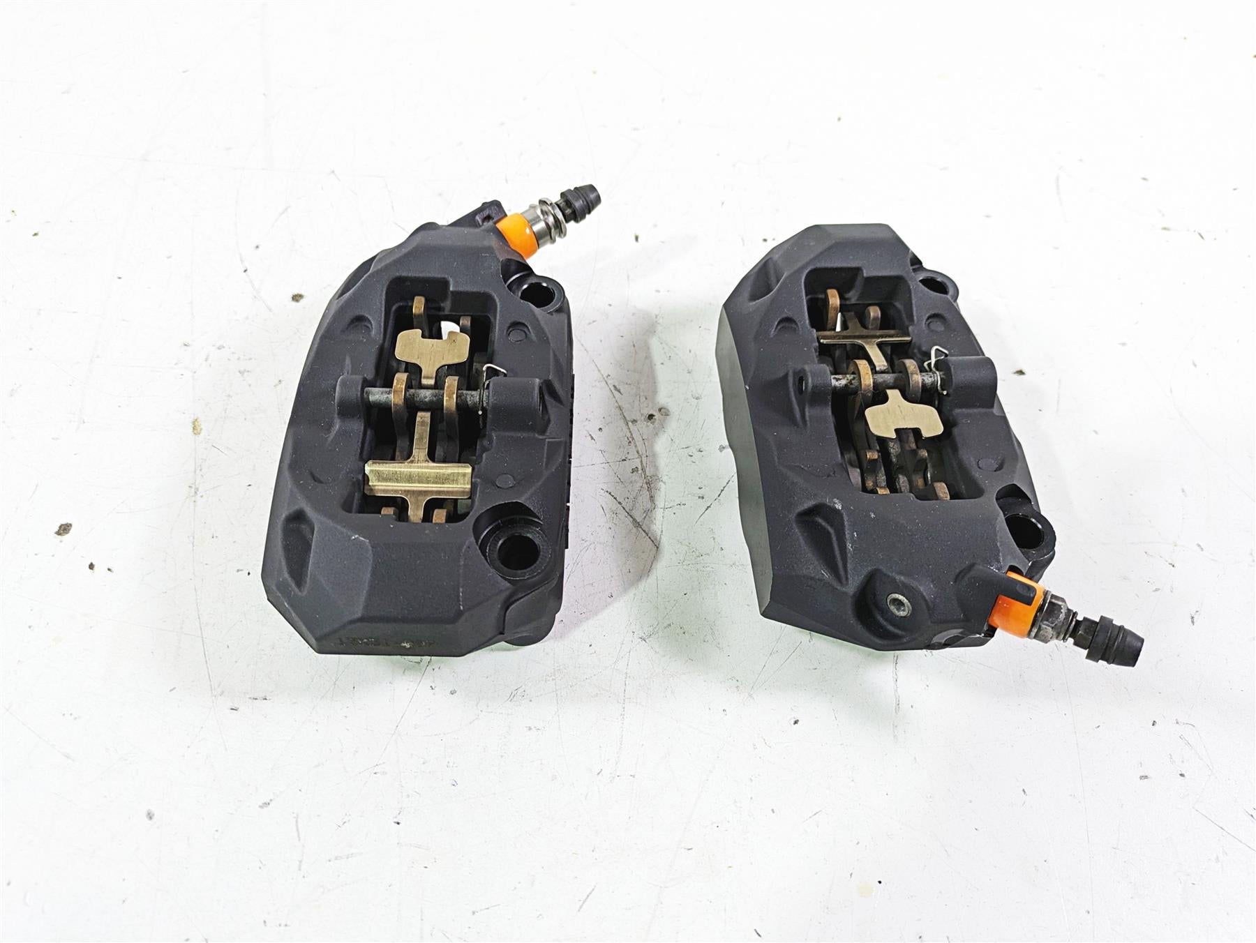 2014 BMW R1200 RT RTW K52 Brembo Front Brake Caliper Set 34118556205 {{ shop.shopifyCountryName }} - Mototech271
