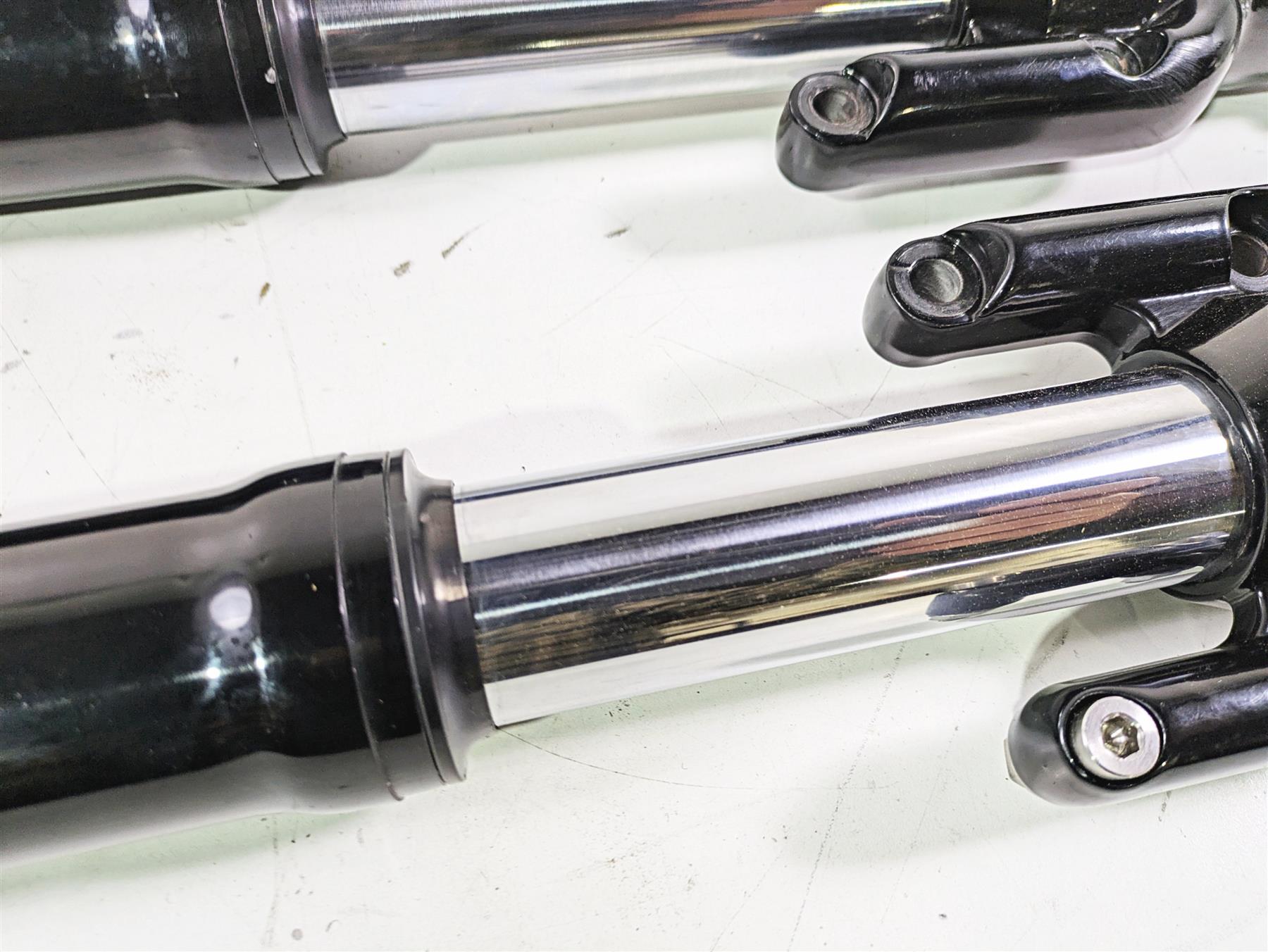 2010 Harley VRSCF Muscle Rod Front Fork Leg Set Penske Racing 48700-09 48701-09 {{ shop.shopifyCountryName }} - Mototech271