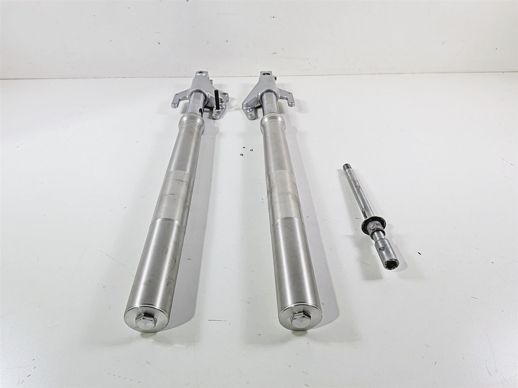 2005 Suzuki VZ800 M50 Boulevard Straight Front Fork Set 51103-39G00 51104-39G00 {{ shop.shopifyCountryName }} - Mototech271