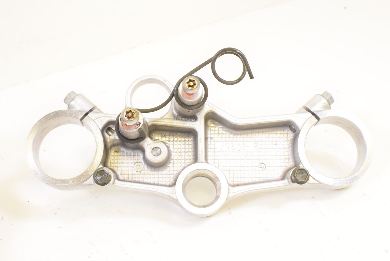 2000 Suzuki TL1000R TL1000 Upper Triple Tree Steering Clamp 51311-02FA0 {{ shop.shopifyCountryName }} - Mototech271