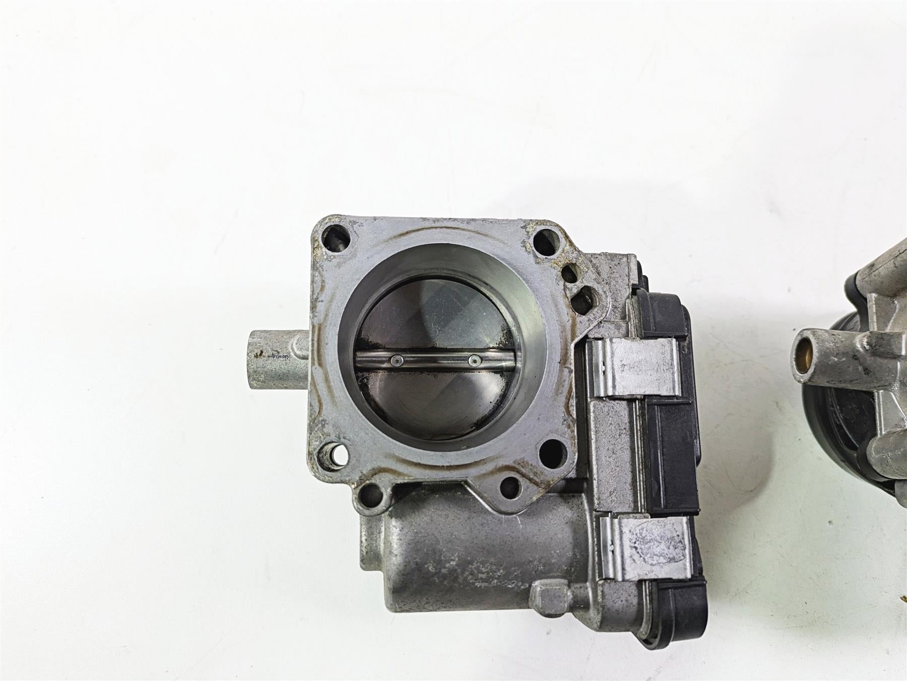 2013 Ducati Hyperstrada 821 Throttle Bodies Body Set 28240901A {{ shop.shopifyCountryName }} - Mototech271