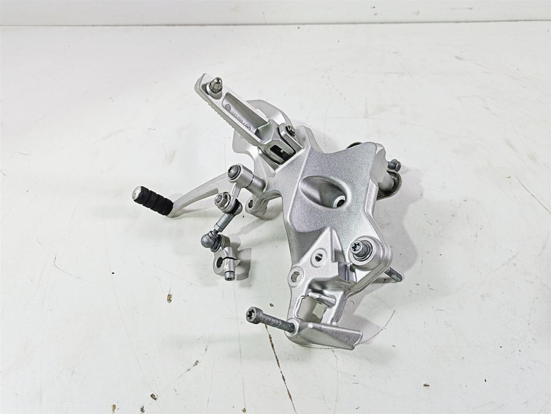 2016 BMW F800R K73 Left Rider Foot Peg Shifter Set 8527863 46718534959 {{ shop.shopifyCountryName }} - Mototech271